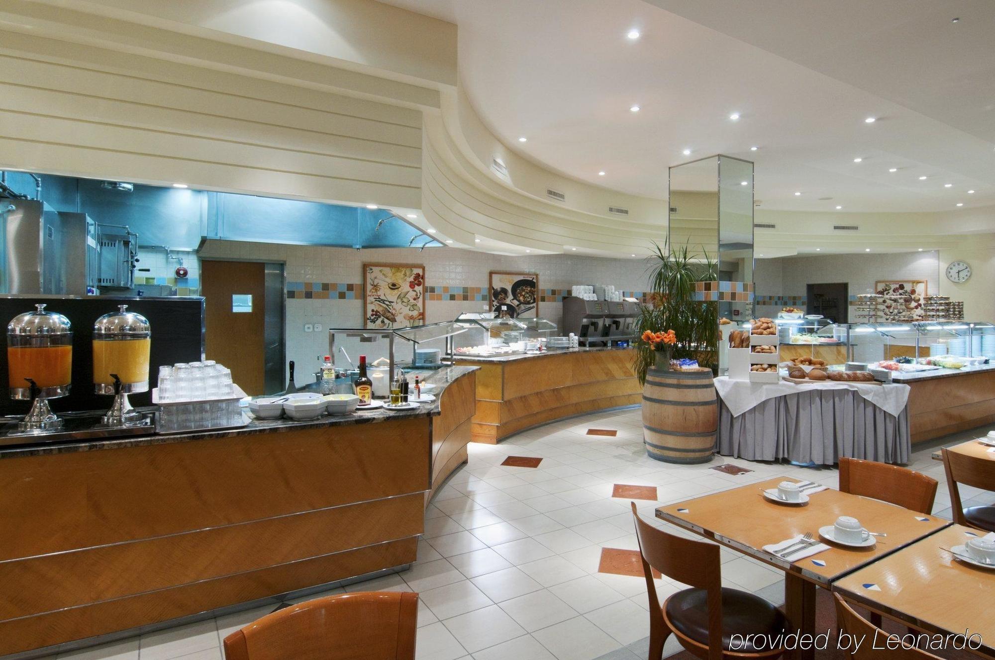 Crowne Plaza By Ihg Hotel 4*