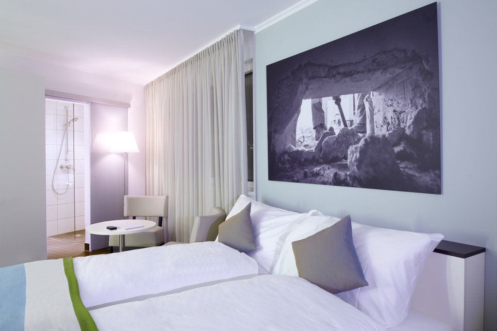 The Flag Hotel 2*