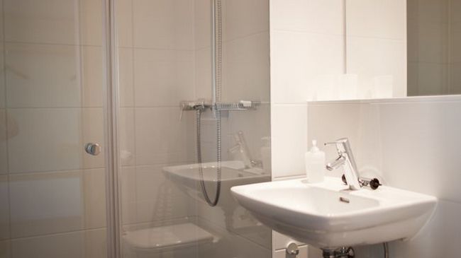 Hotel Marta - 1950's Architecture In Zurich's Vibrant Old Town, Near Main Station 2*