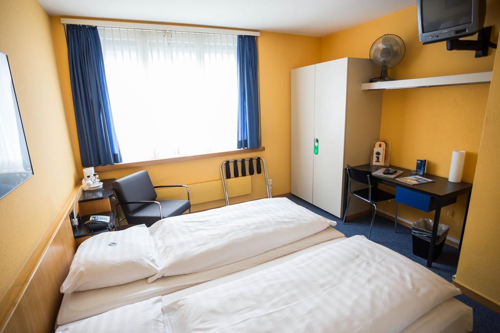 X-tra Hotel 3*
