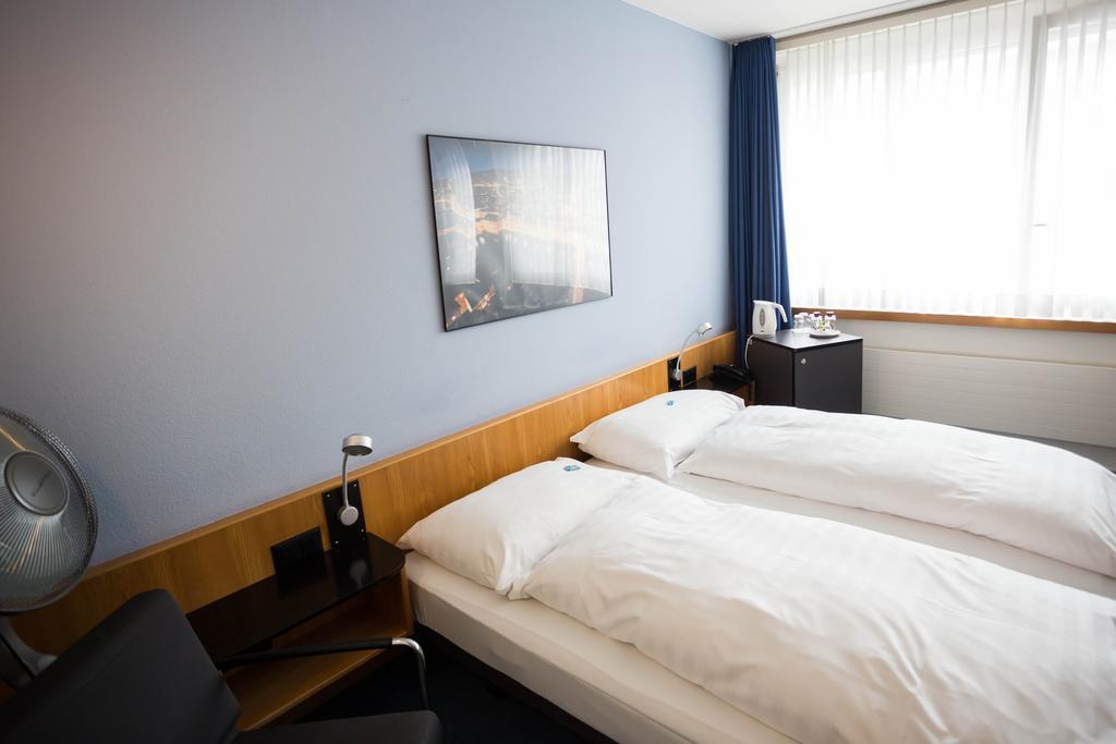 X-tra Hotel