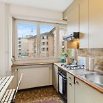 Central Apartment For City Explorers 224