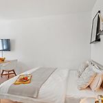 Close To Lake & Balcony 1 Bdr Wollishofen Self Check In