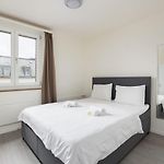 Urban Oasis With Queen Bed And View Be-53