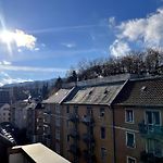 Premium Penthouse Studio - Ac, Laundry, Balcony, Parking