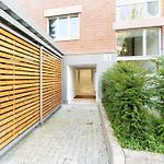 Ground Floor Apartment - Peaceful Living In The City Of Zuerich
