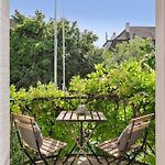 Centrally Located House With Garden