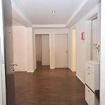 Stylish 2Br Near Lake - Flower 3