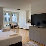 Practical And Cozy City Studio - Art 6