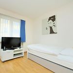 Executive Studio - Crown 28