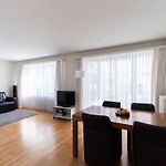 2 Bedroom Apartment Close To Lake - D2