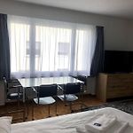 Bright And Quiet Studio In The City Center - Sky1