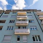 Very Spacious Studio With Balcony - Parkview 2