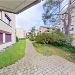 Chic 3-Bedroom Apartment Near Zurich Center