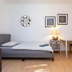 Kaya Zurich Apartment Ruby