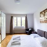 Bright One Bedroom Flat - Parkview 1