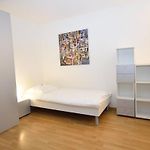 Practical Studio At Trendy Location - Stork 22