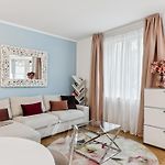 Central Top Location Ac Free Parking