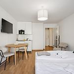 City Studio - Crown 32