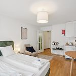 City Studio - Crown 22