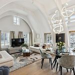 Old Town Diamond Penthouse Ac Private Rooftop