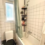 Geraeumiges Zimmer In Charmantem Altbau