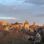 Modern Apartment Next To Zurich Hb With Roof Terrace