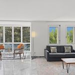 Amazing 2 Bedroom Flat: Specious And Central