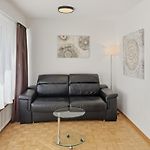 Very Nice 1Br Flat With Sunny Balcony - Sky4