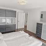 2Br Near Lake - Flower 23