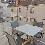 1Br Apartment With Balcony - West 13