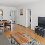 Cozy And Sunny 2Br Flat In The City Centre - Sky10