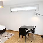 Very Central Studio - Art 3