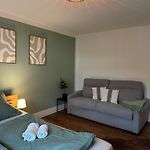 Central Hideaway Garden, Parking, Cinema,4,5Rooms