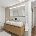 Ikon Old Town Penthouse Ac, Lake & Mountain View