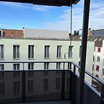 Central 2Br With Superbe Transit Access - Tilia 21