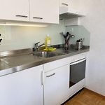 Bright And Practical Studio - Art 16