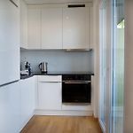 Modern City Centre Flat With Balcony