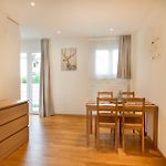 Modern City Centre Flat With Balcony
