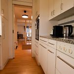 Bright & Practical 2Br Apartment Near Zuerich Center