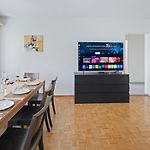 Family Apartment - 3 Bedrooms Sleeps 7