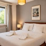 Acacia Suite Bright 3-Room Apartment