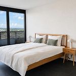 Skyline Apartment Zuerich Mit Eckterrasse