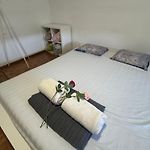 Lake Side City Center Apt In Friendly Area