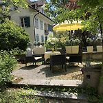 Garden Studio Apartment Zürichberg