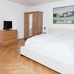Apartments Swiss Star Universitaetstrasse