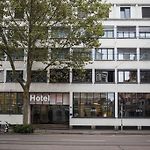 X-Tra Hotel