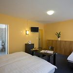 X-Tra Hotel