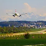 Turicum Apartment Mit Balkon Und Parkplatz