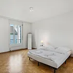 Apartment Spacious Hoting *